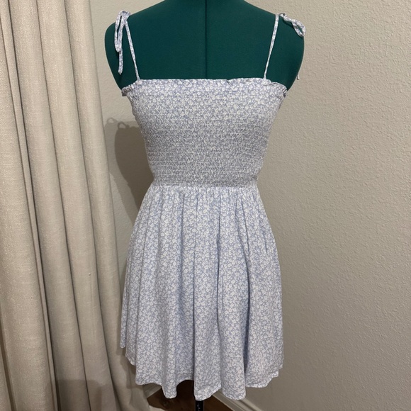 Windsor Flowy Floral Summer Dress - Picture 1 of 2